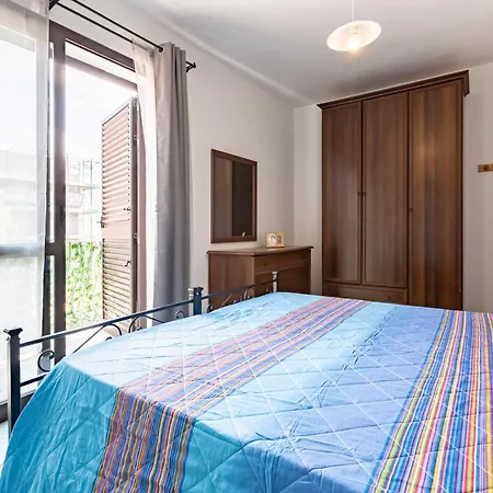 Guesthost - The Travelling Suitcase * Sanluri