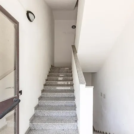 Guesthost - The Travelling Suitcase דירה *