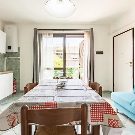 Guesthost - The Travelling Suitcase * Sanluri